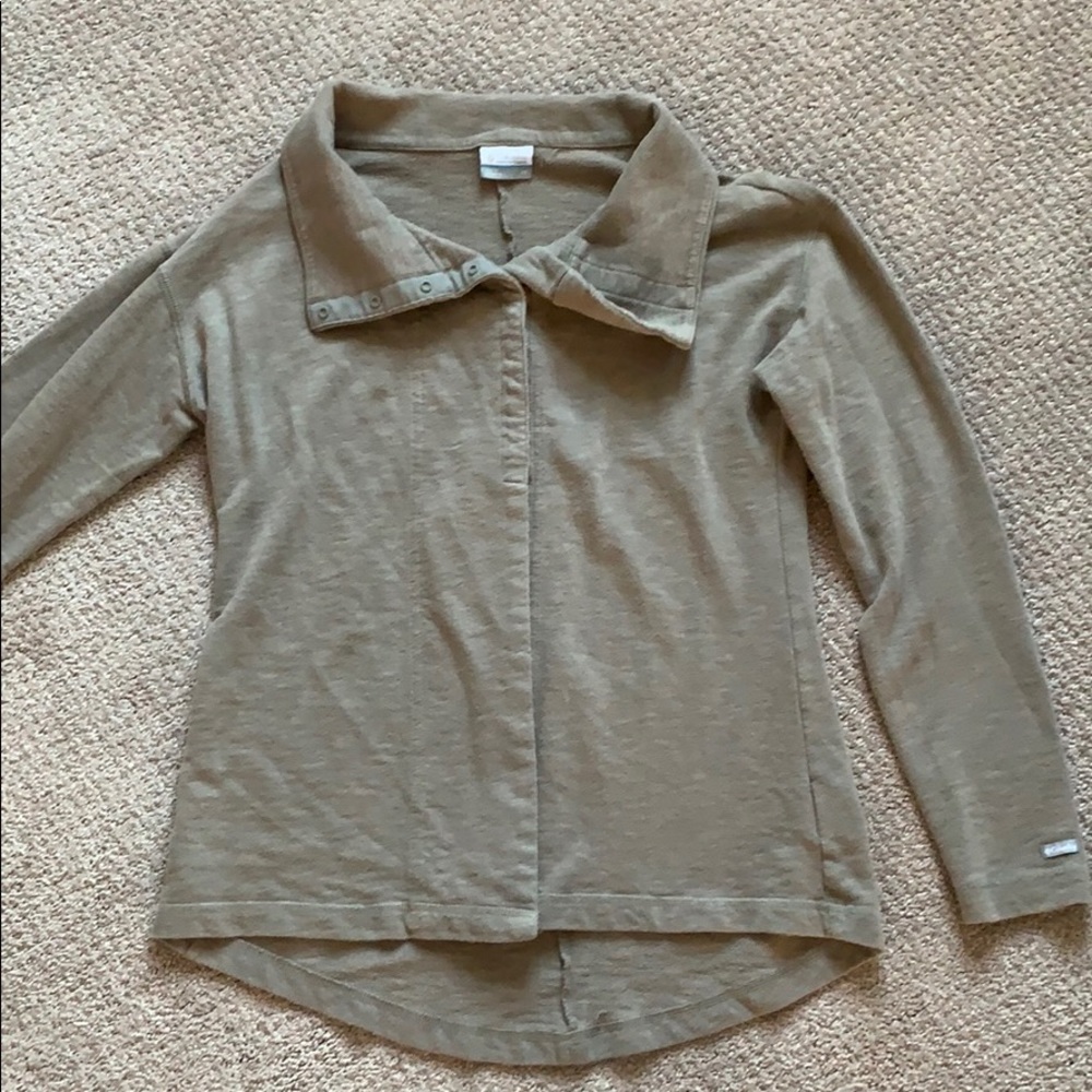 Women’s Columbia shirt, size XS